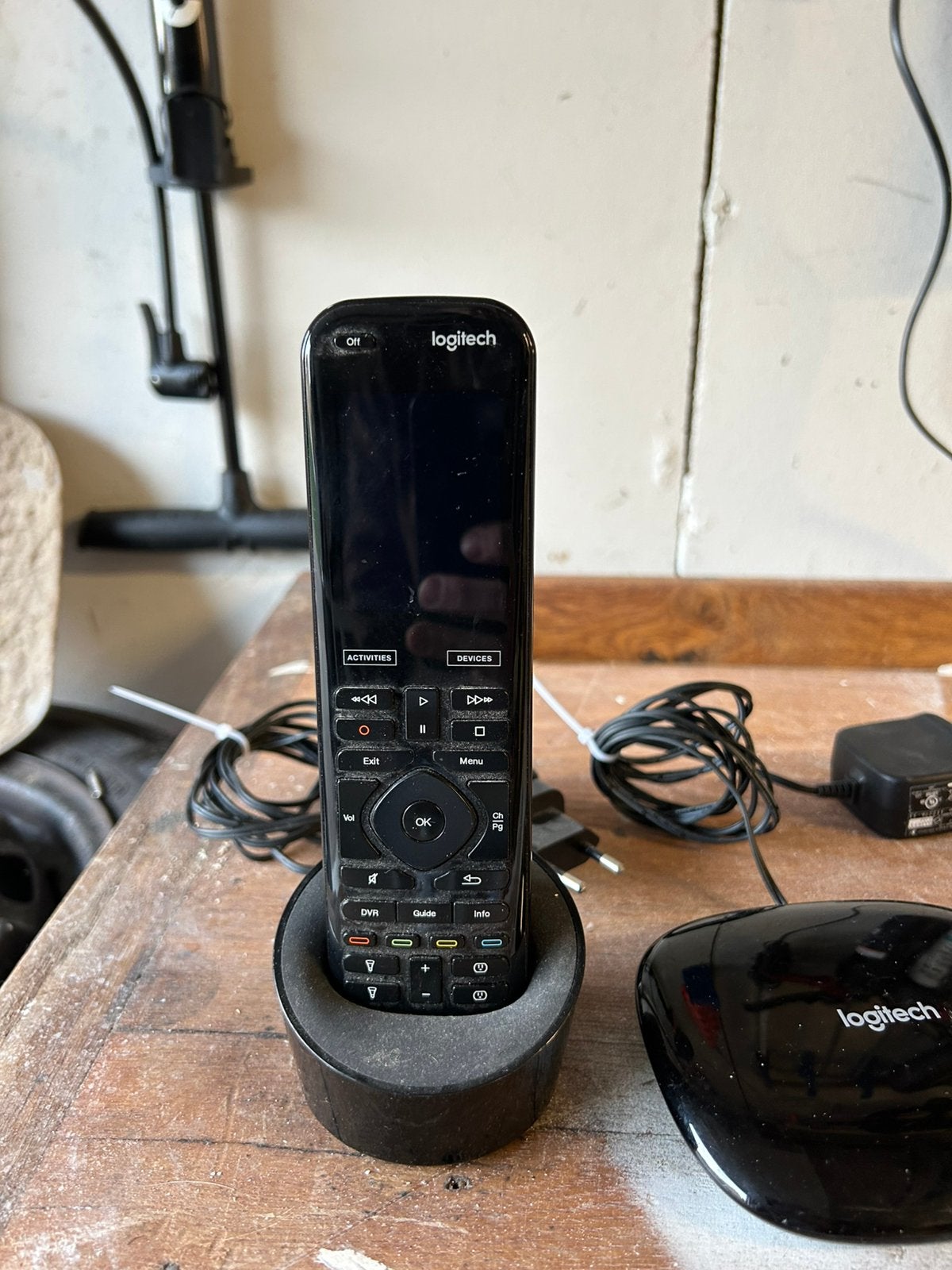 Logitech Harmony Elite + Hub + oplaadstation – complete set, Audio, Tv en Foto, Ophalen of Verzenden, Gebruikt, Origineel