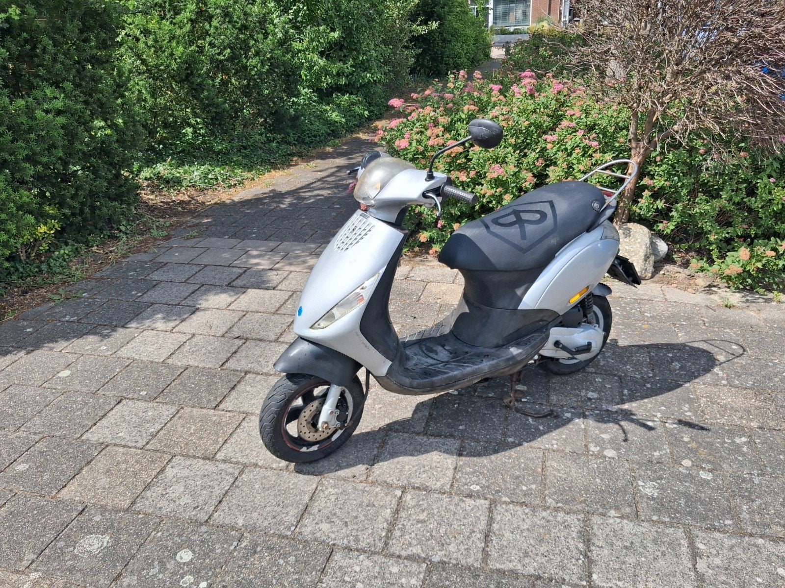 Piaggio Zip 2 Takt Scooter - Betrouwbaar en Zuinig, Fietsen en Brommers, Scooters | Piaggio, Ophalen, Gebruikt, Benzine, Zip