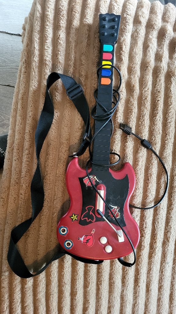 RedOctane Guitar Hero Gitaar PlayStation 2, Muziek, Gebruikt, Gekoppelde computers, 1 speler