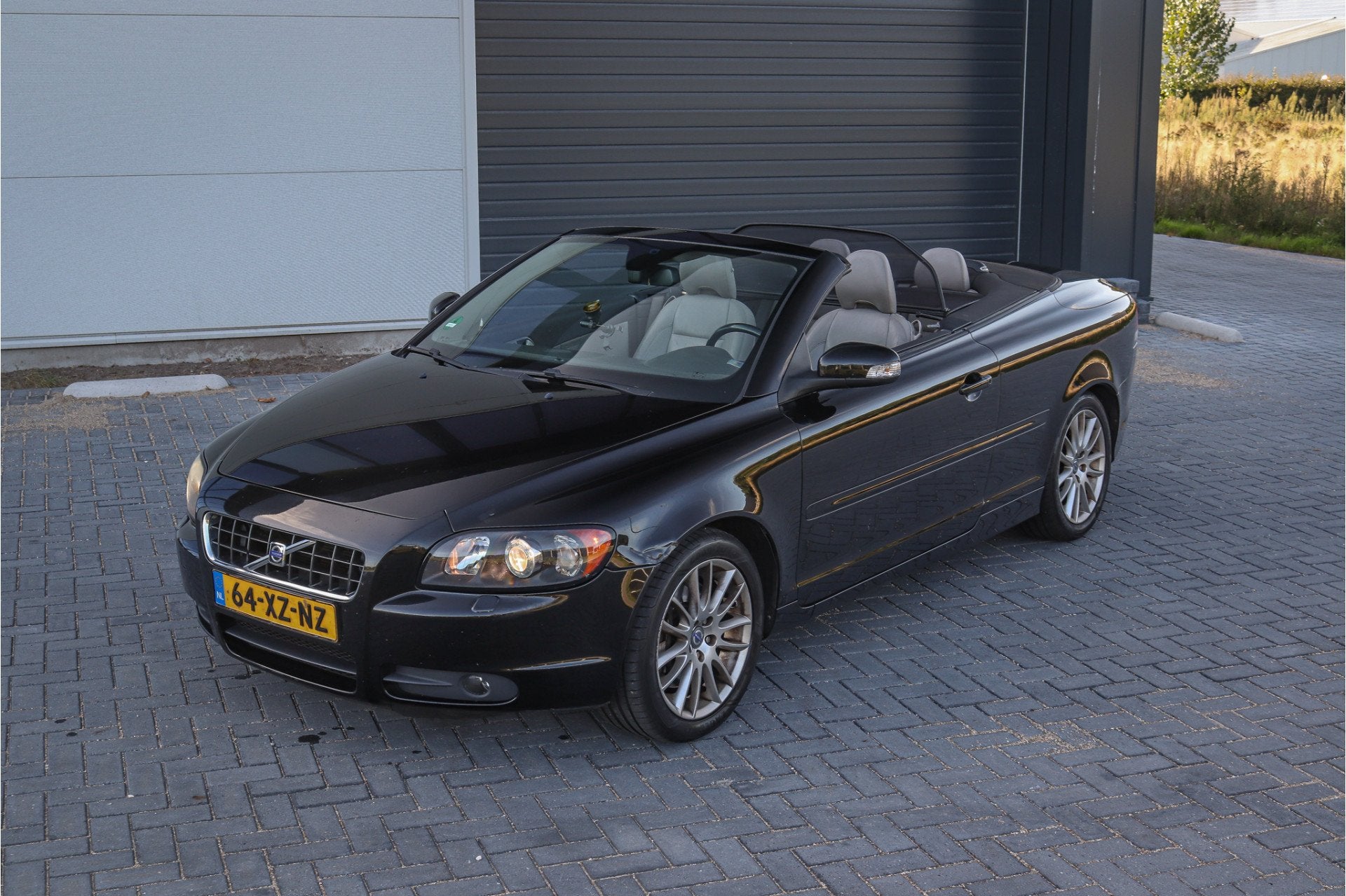Volvo C70 Convertible 2.4 Summum Stoelverwarming Memory Inru, Auto's, Voorwielaandrijving, C70, Gebruikt, 1581 kg
