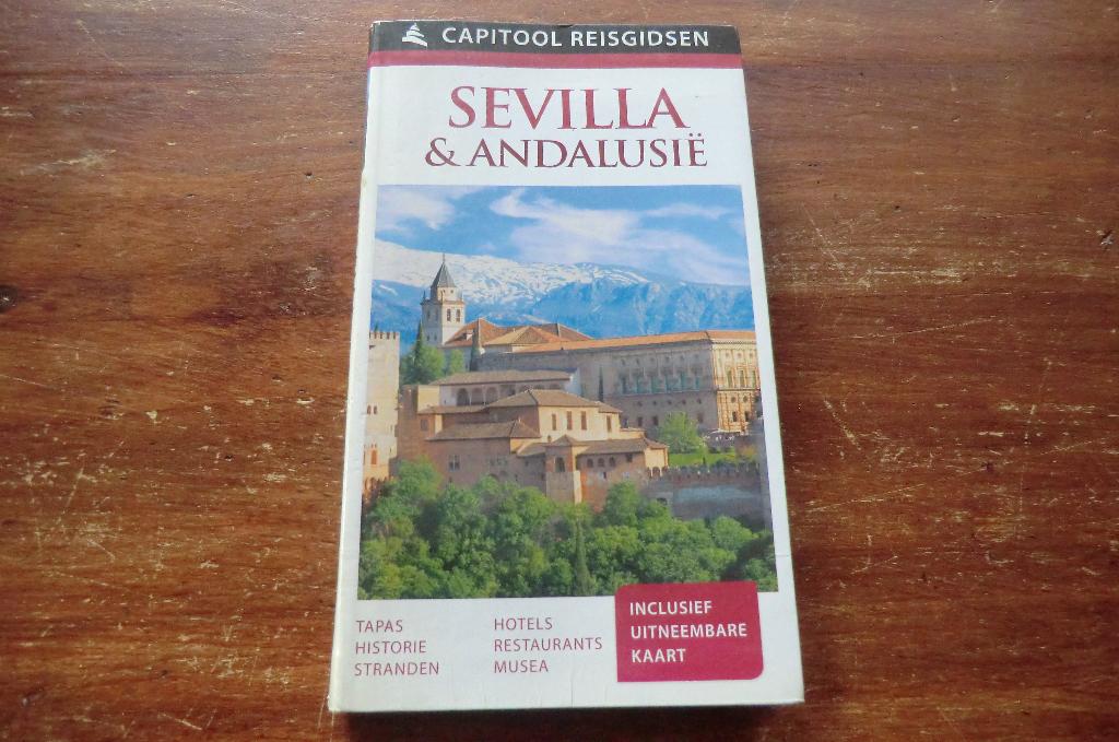 reisgids - Sevilla & Andalusië - capitool (2015), Boeken, Reisgidsen, Gelezen, Capitool, Europa, Ophalen of Verzenden