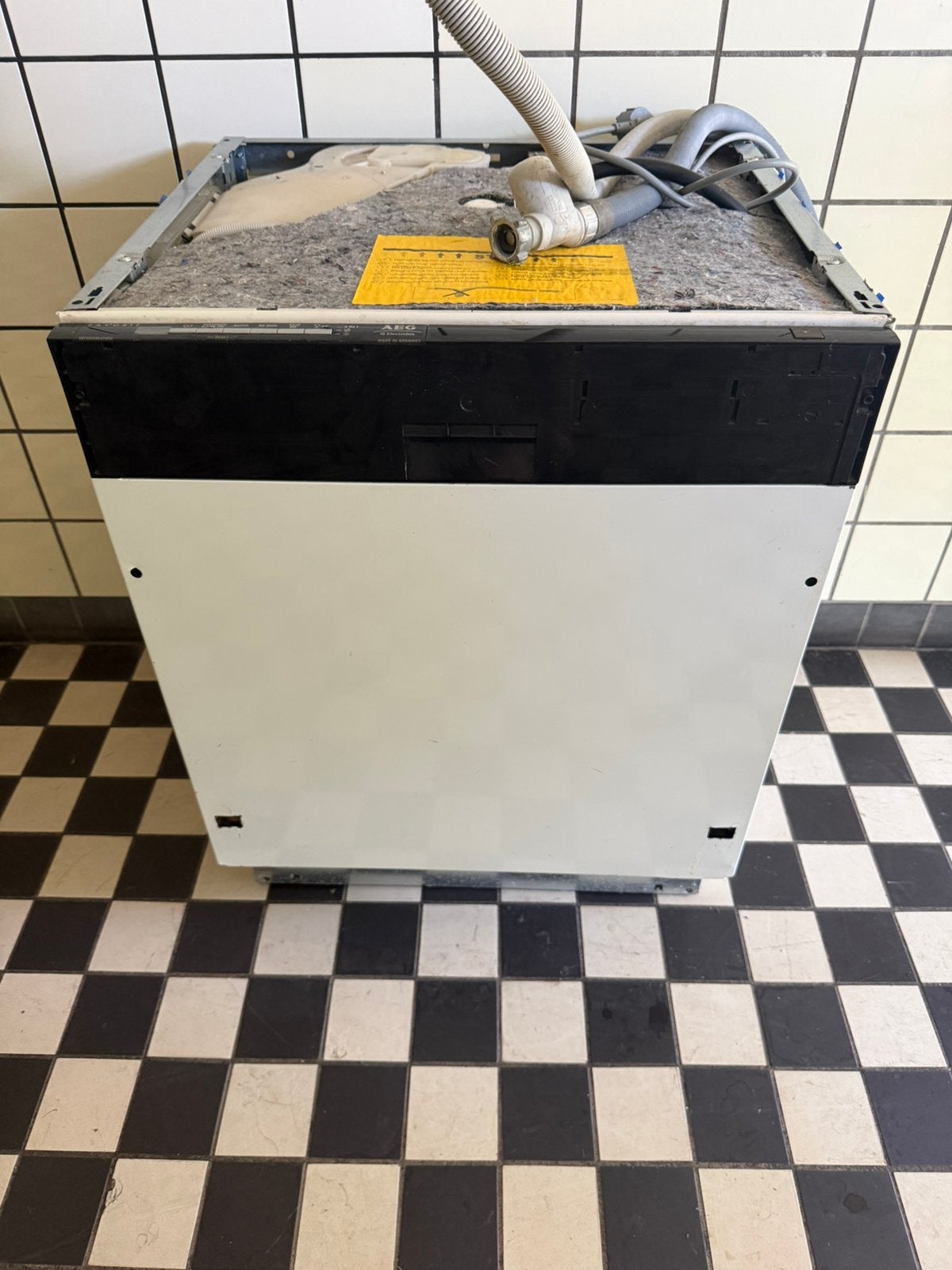 Goedwerkende AEG inbouw vaatwasmachine VASTE  PRIJS  60 EURO, Witgoed en Apparatuur, Vaatwasmachines, Ophalen, Zo goed als nieuw
