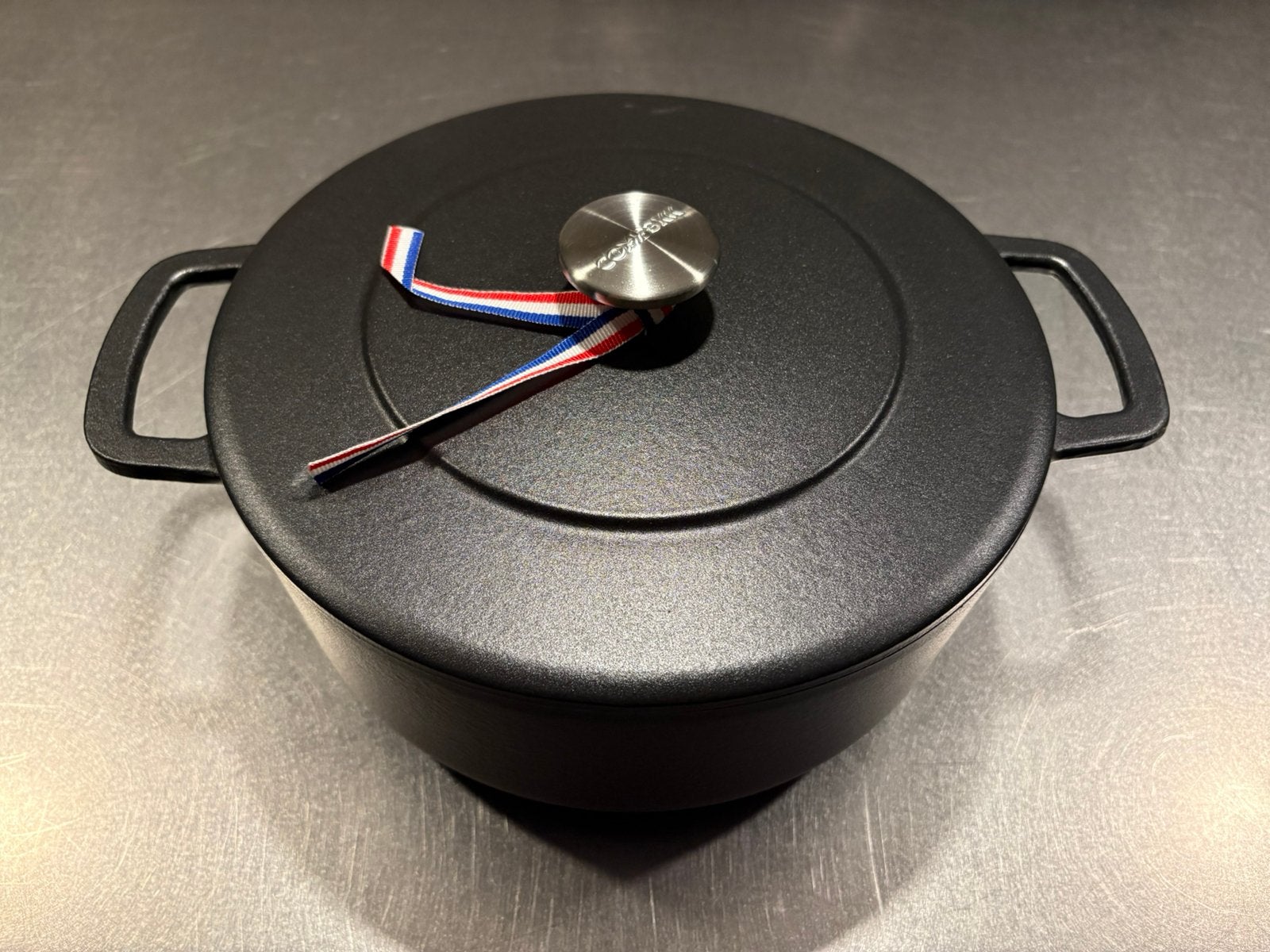 Combekk 24cm gietijzeren pan nieuw in doos, Huis en Inrichting, Met handvatten, Ophalen of Verzenden, Nieuw, Gietijzer