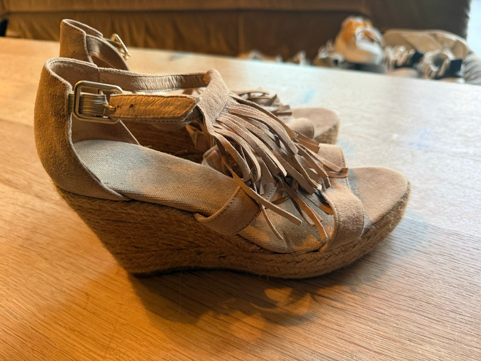 Espadrille sleehakken met franjes - Maat 38, Beige, Ophalen of Verzenden, Espadrilles of Moccasins, Gedragen