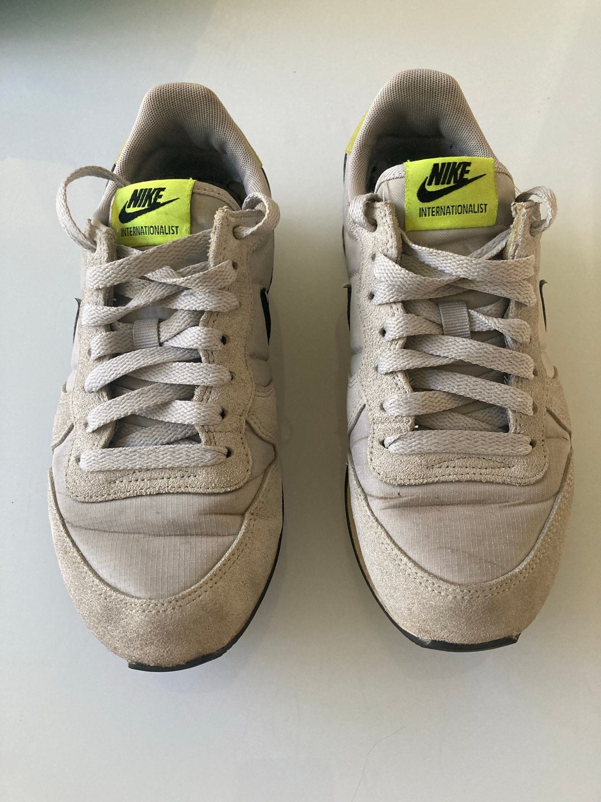 Nike Internationalist sneakers - grijs maat 36,5, Kleding | Dames, Schoenen, Ophalen of Verzenden, Gedragen, Beige, Sneakers of Gympen