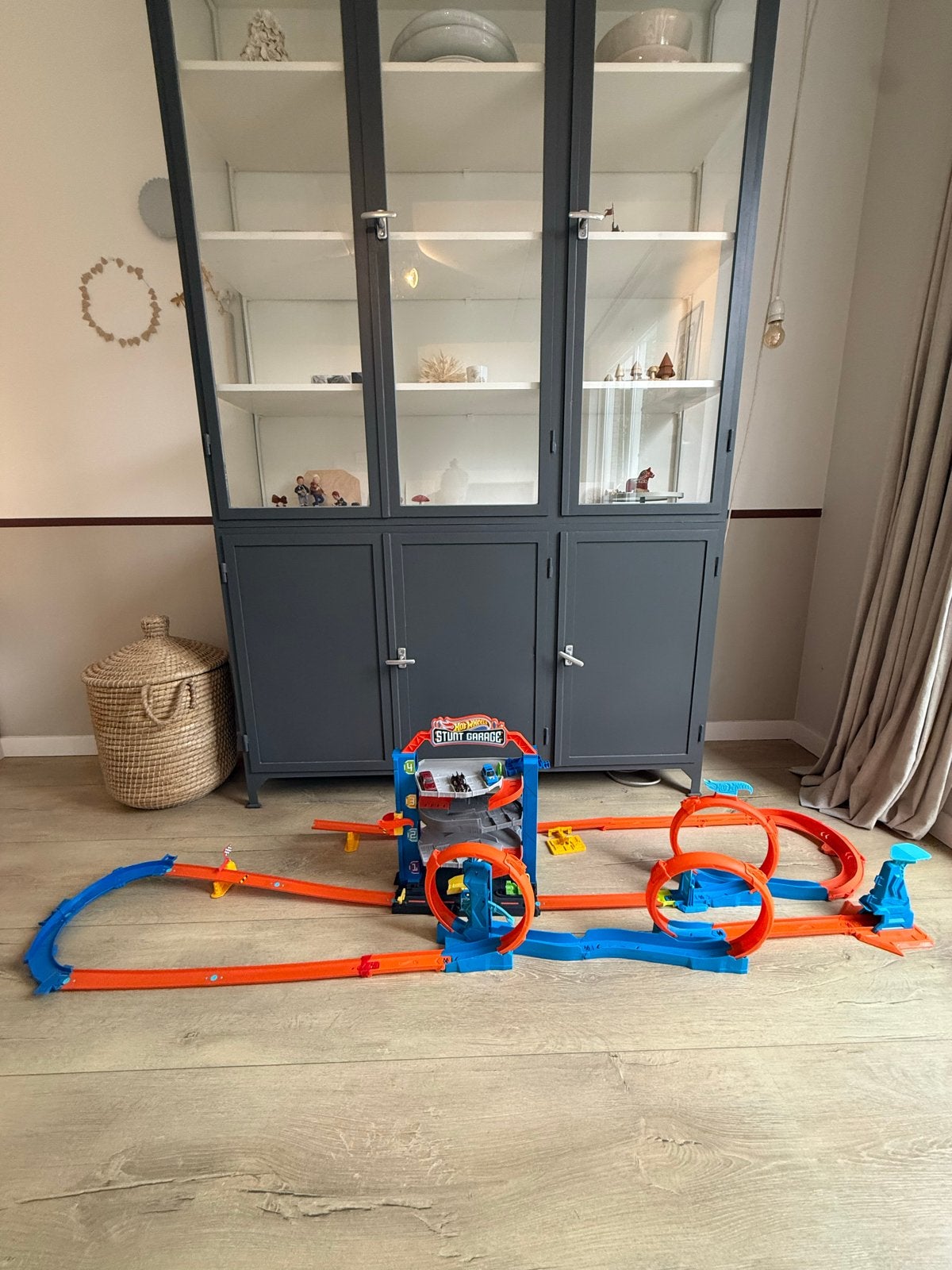 Grote Hot Wheels Set: Stunt Garage, Looping & Rally, Kinderen en Baby's, Ophalen of Verzenden, Zo goed als nieuw