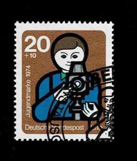 postzegel 430 Berlijn kinderpostzegel Fotograaf, Ophalen of Verzenden, Overige periodes, Gestempeld