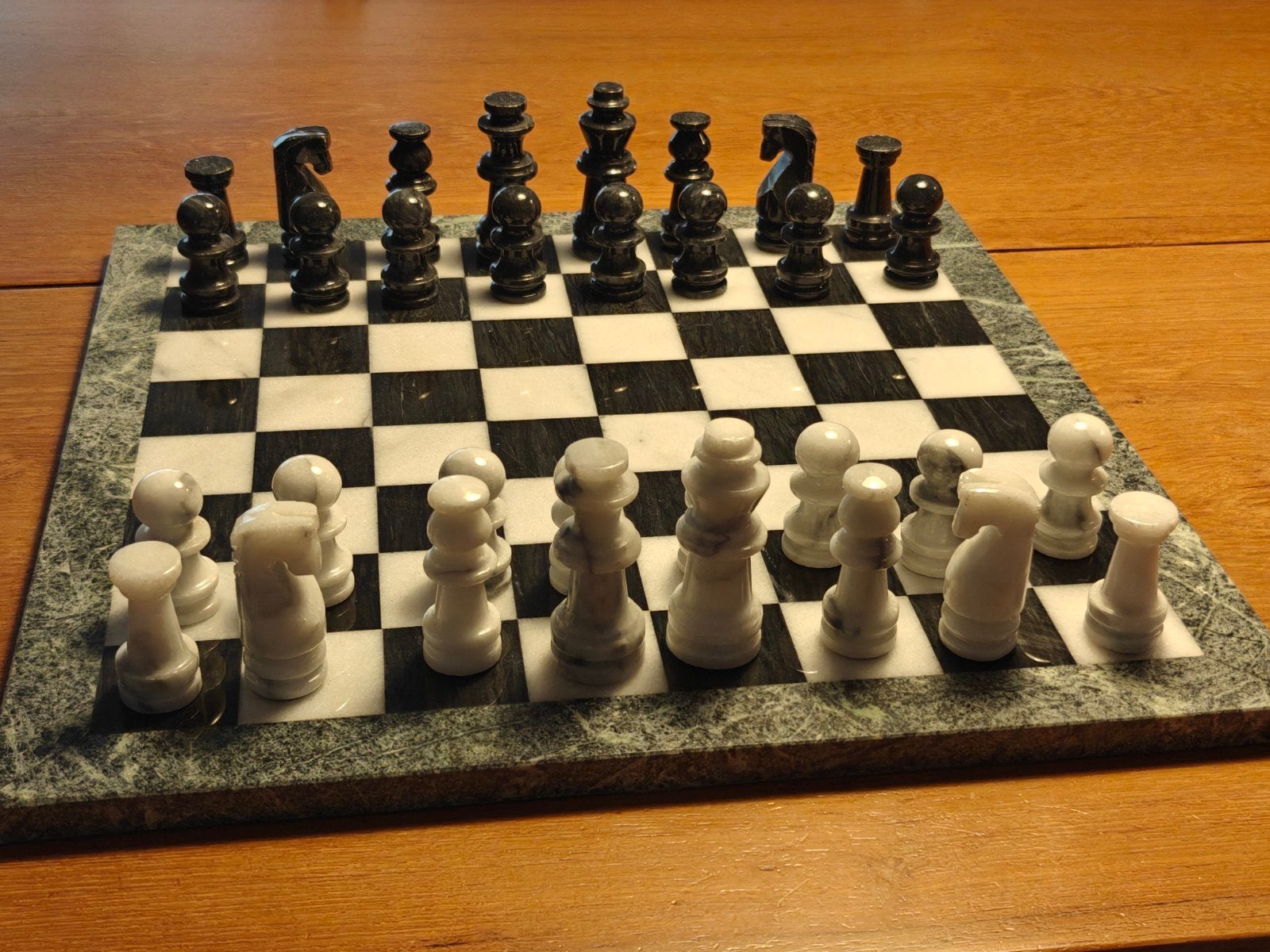 Uniek Marmeren Schaakspel – Zwart/Wit (Restauratie-object), Ophalen, Gebruikt, Schaken