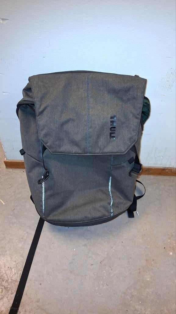 Thule laptop rugzak - Grijs, zo goed als nieuw, Ophalen, 15 inch, Grijs, Zo goed als nieuw