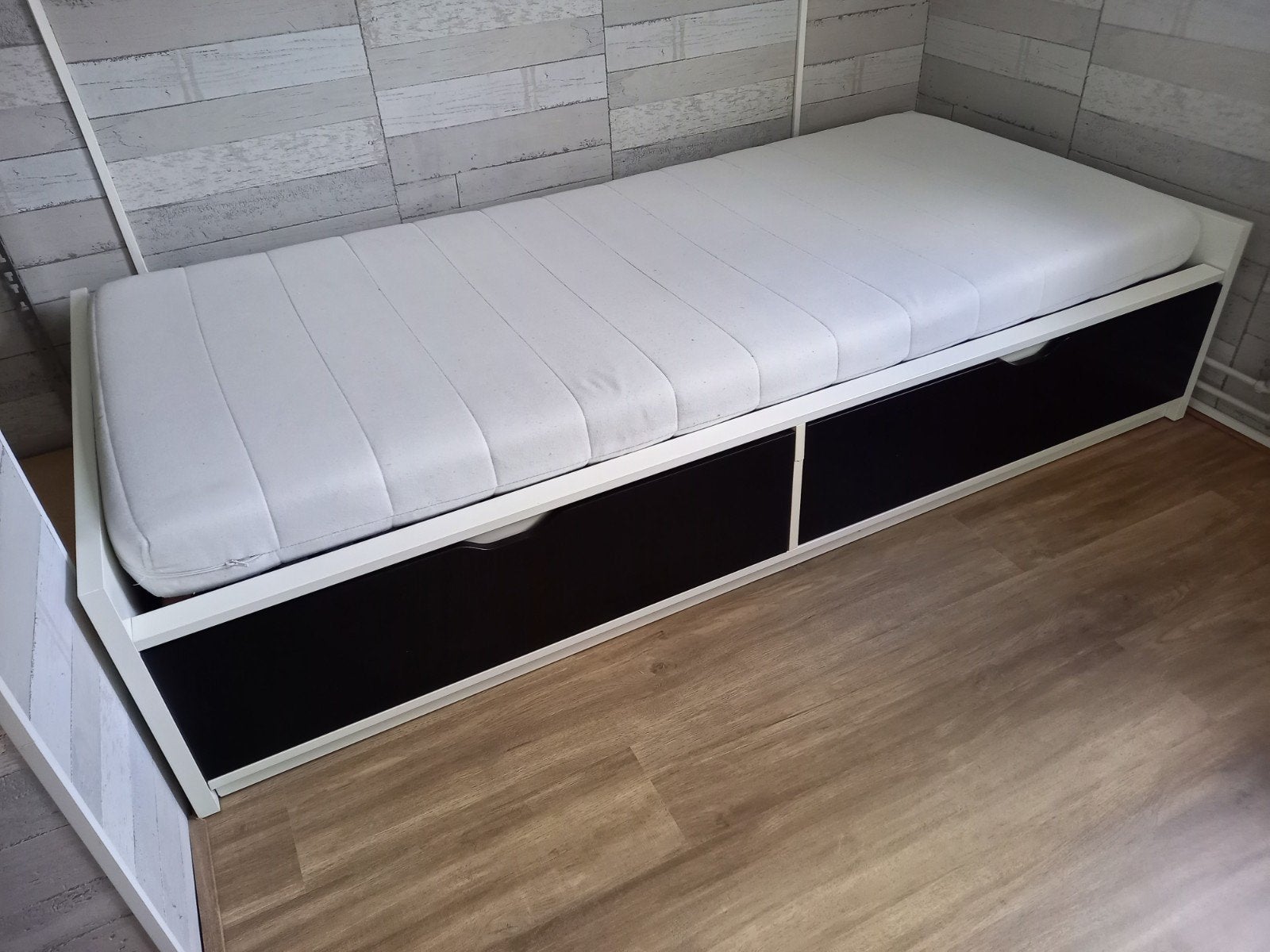 Eenpersoonsbed met matras en lattenbodem, Ophalen, Gebruikt, 90 cm, Eenpersoons