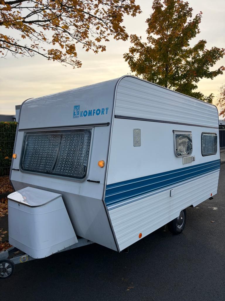 Knaus Komfort 415 - Compacte en gezellige caravan, Rondzit, Omvormbare zithoek, Particulier, 4 tot 5 meter