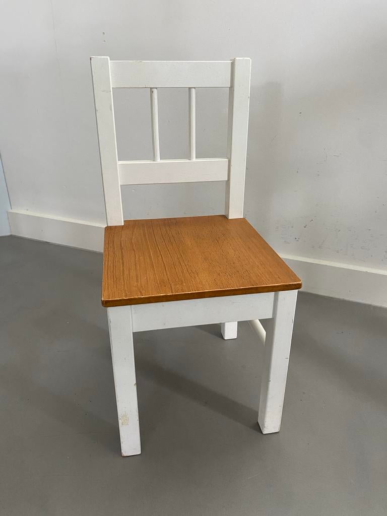 Wit kinderstoeltje - Kleuterformaat, Kinderen en Baby's, Kinderstoelen, Ophalen, Gebruikt, Overige typen
