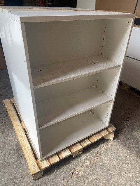 Witte boeken kast + planken - Ideaal voor opslag Palmberg, Huis en Inrichting, Met plank(en), Gebruikt, 100 tot 150 cm, Modern, Functioneel