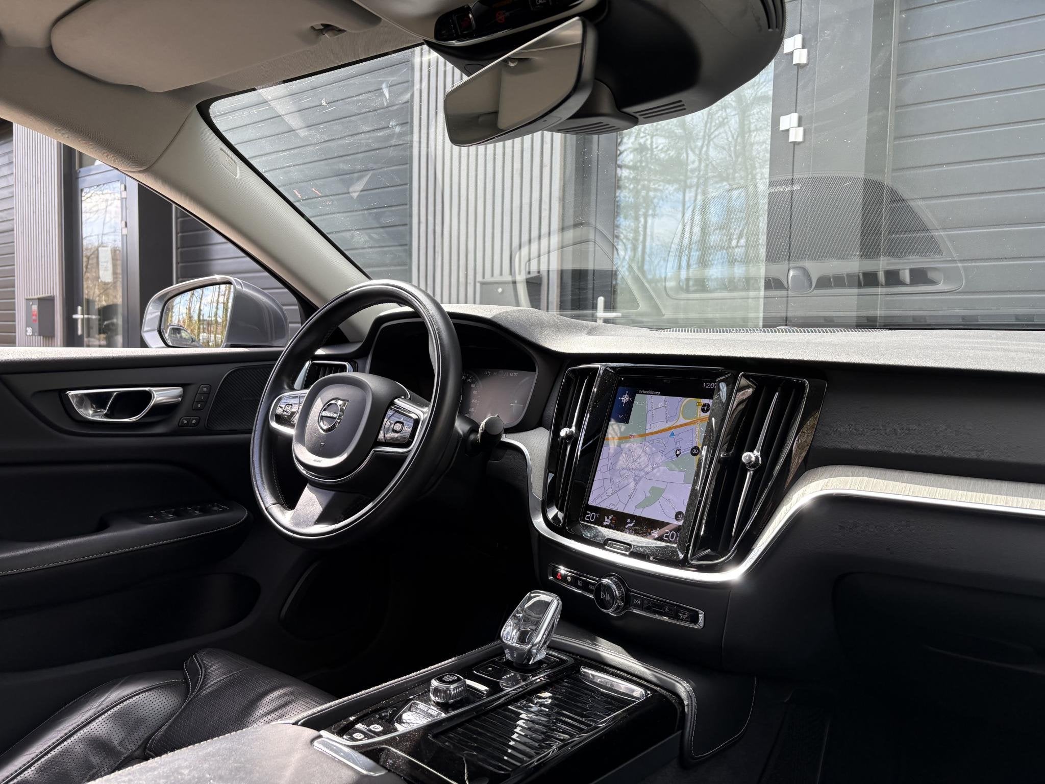 Volvo S60 2.0 Recharge T6 AWD R-Design BTW, Auto's, Gebruikt, Euro 6, 4 cilinders, Lichtsensor