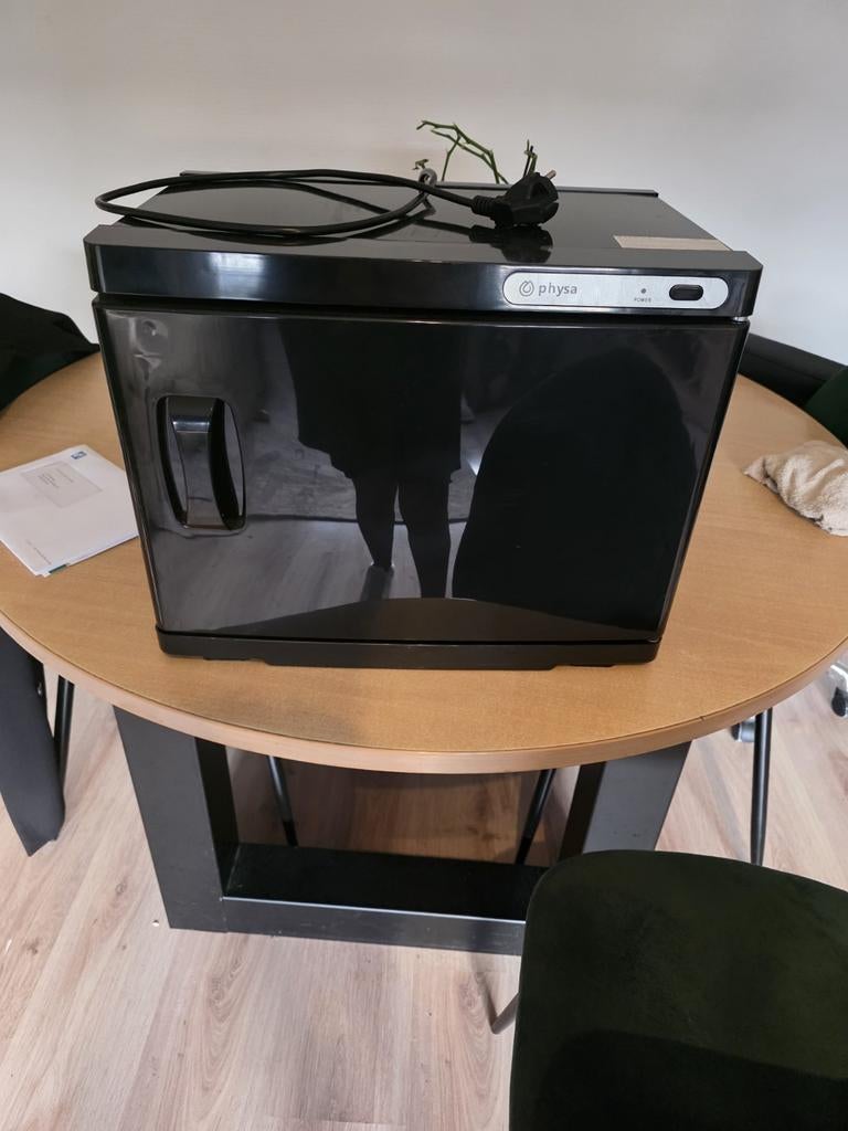Physa Handdoekverwarmer Zwart - Model PHY-230TH-1, Witgoed en Apparatuur, Persoonlijke-verzorgingsapparatuur, Ophalen, Zo goed als nieuw
