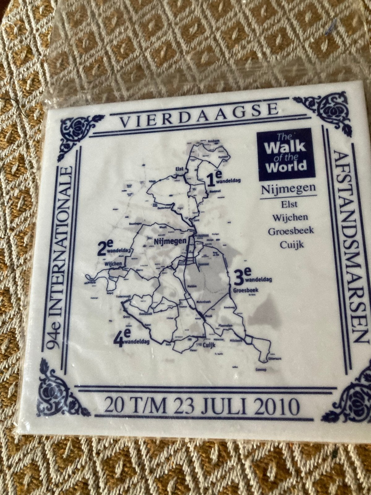 Tegel 94e Vierdaagse Nijmegen 2010 - The Walk of the World, Ophalen of Verzenden