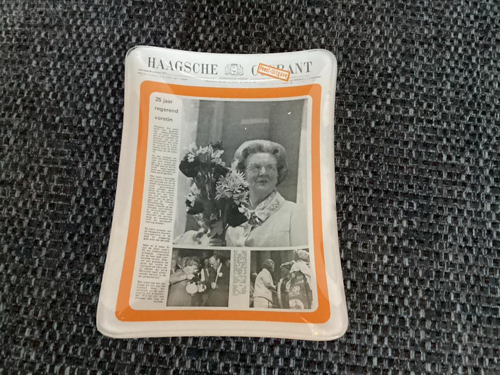 Vintage Haagsche Courant Asbak Koningin Beatrix, Ophalen of Verzenden