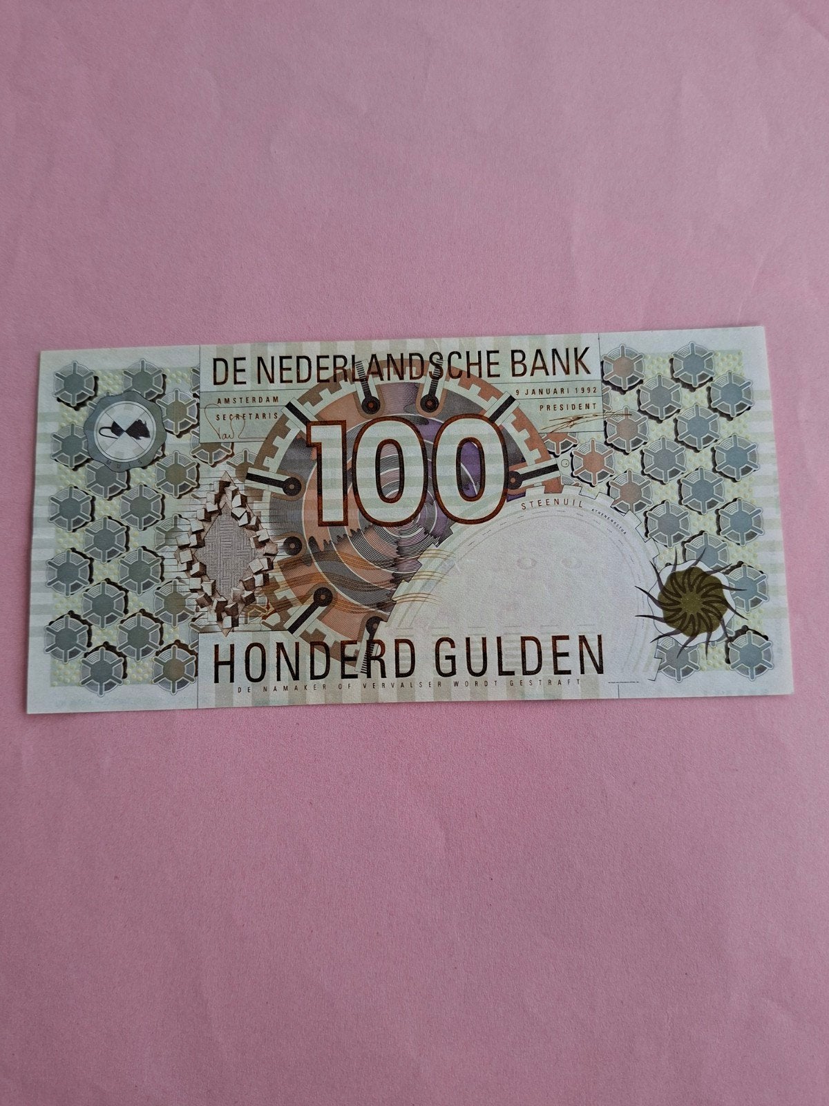 100 gulden Steenuil uit 1992 in UNC
Serie nummer 1076568252, Postzegels en Munten, Bankbiljetten | Nederland, Ophalen of Verzenden