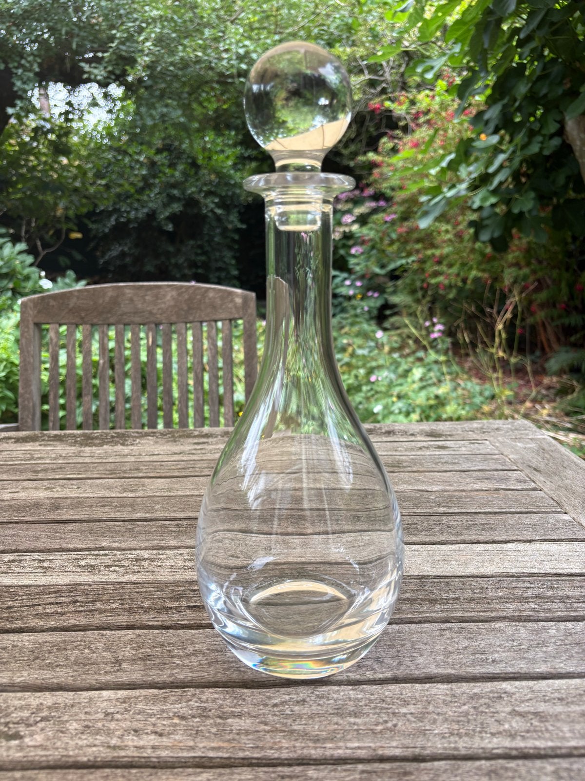 Elegante glazen karaf met bolvormige massieve stop, Antiek en Kunst, Ophalen of Verzenden