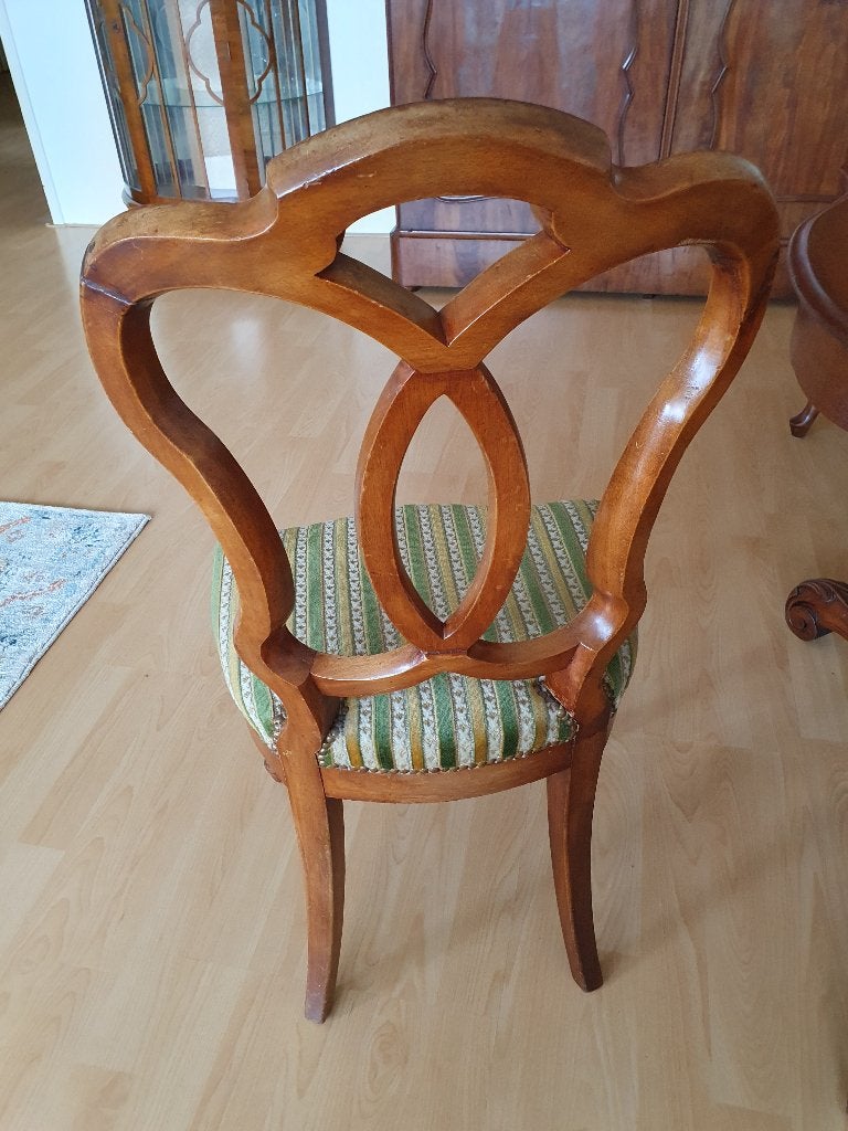 Antieke eetkamerstoelen, Ophalen