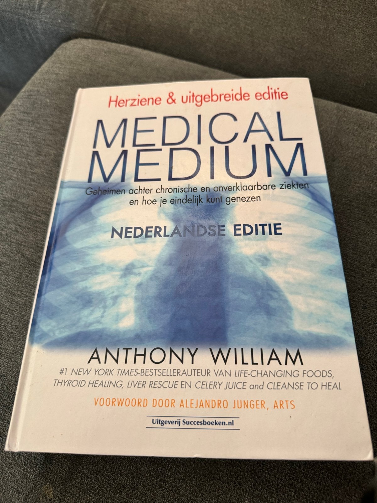 Medical Medium: Geheimen chronische ziekten - Anthony Willia, Ophalen of Verzenden, Zo goed als nieuw, Gezondheid en Conditie