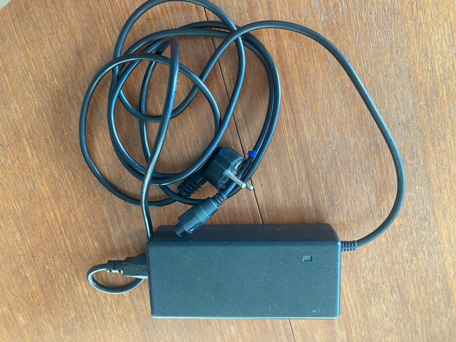 Oplader met 5-pins connector Sparta R5e Ltd, Fietsen en Brommers, Gebruikt