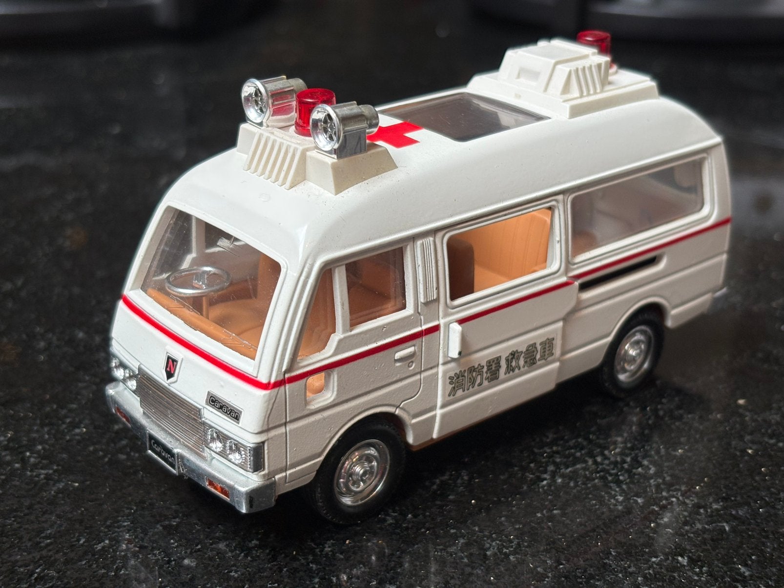 Nissan Caravan Ambulance Japan 1:40 Diapet Yonezawa, Ophalen of Verzenden, Gebruikt, Auto, Overige merken