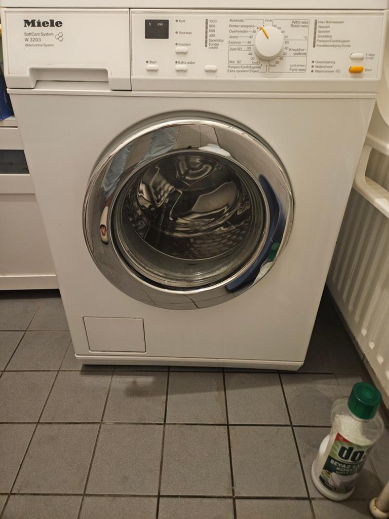 Miele wasmachine, Ophalen of Verzenden, Gebruikt, 1200 tot 1600 toeren, 85 tot 90 cm