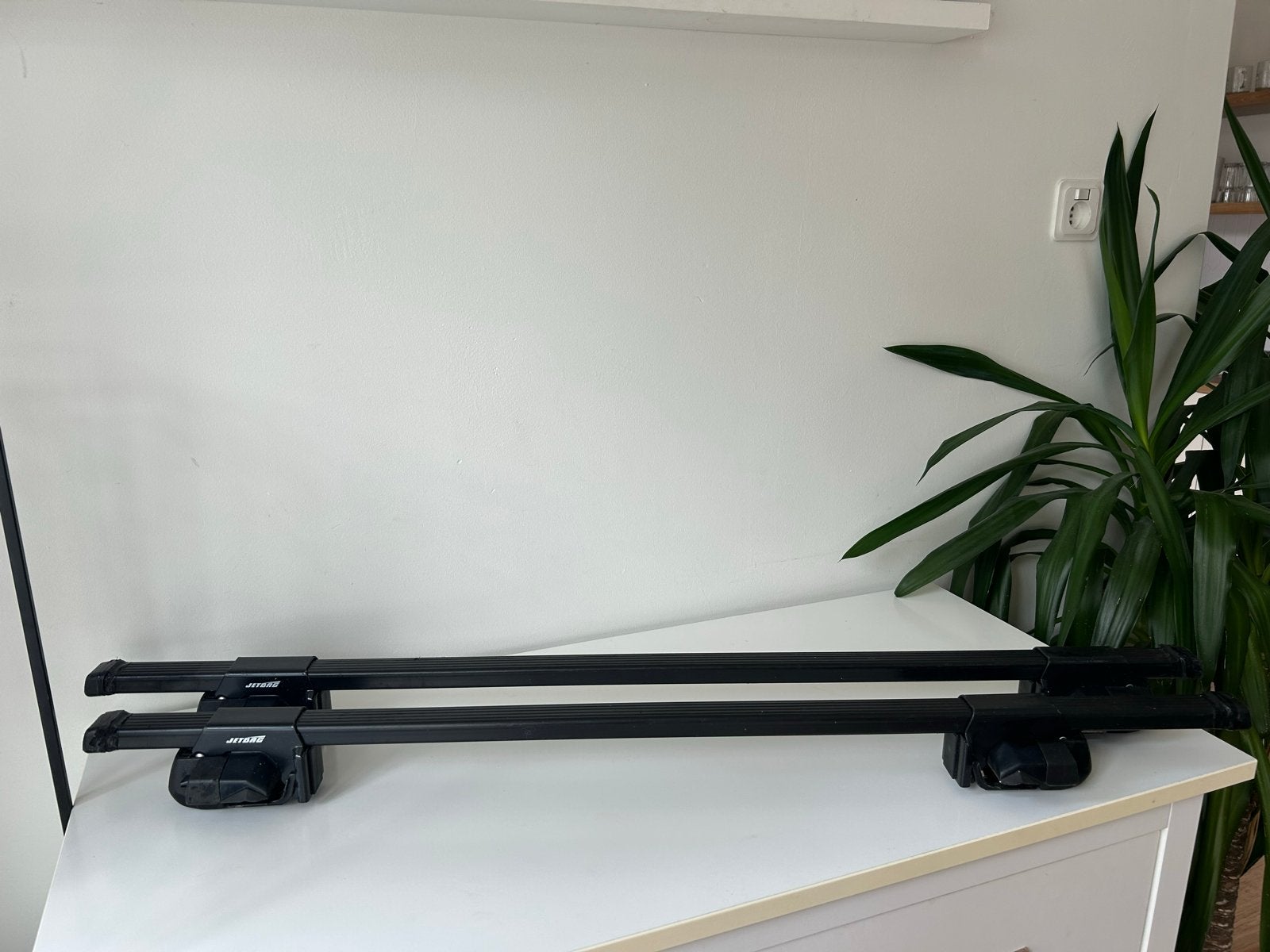 JETBAG Dakkoffer Dragers voor Open Rails - 105cm & 111cm, Auto diversen, Dakdragers, Ophalen of Verzenden, Gebruikt