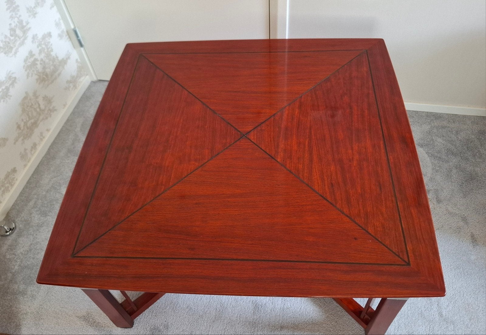 Schuitema salontafel, Ophalen