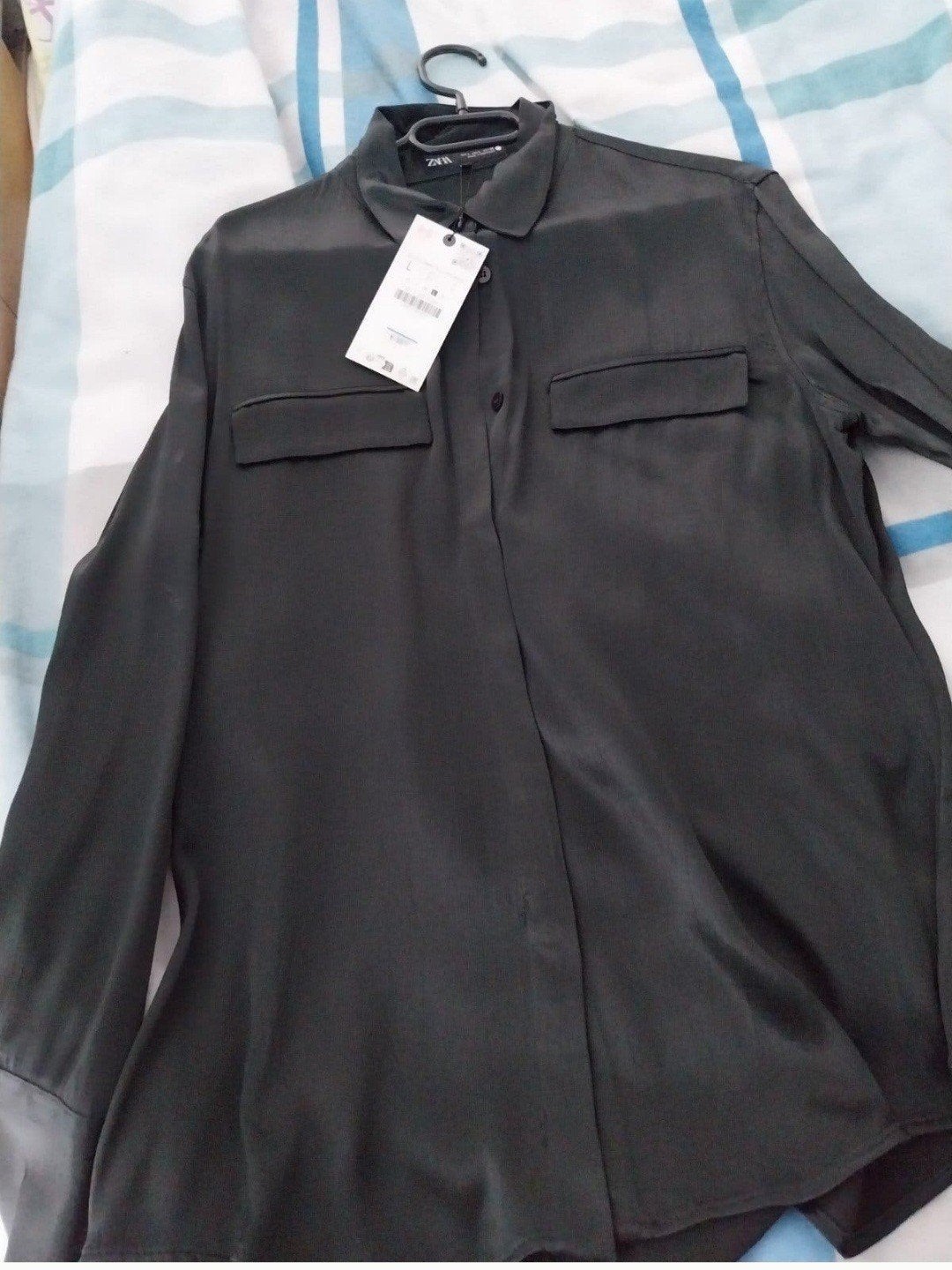 Nieuwe Zara satijnen blouse met zakken, maat L, Kleding | Dames, Verzenden, Maat 42/44 (L), Nieuw, Zara