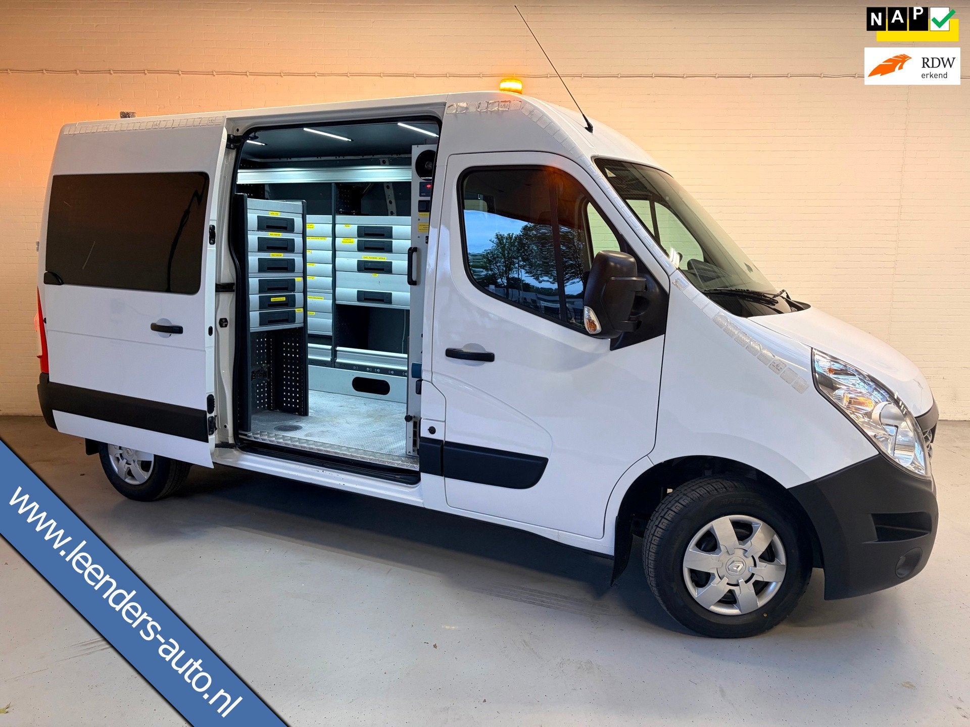 Renault Master Servicewagen T35 2.3 dCi 145pk euro6 L2H2 BOT, Voorwielaandrijving, Dealer onderhouden, Stof, Gebruikt