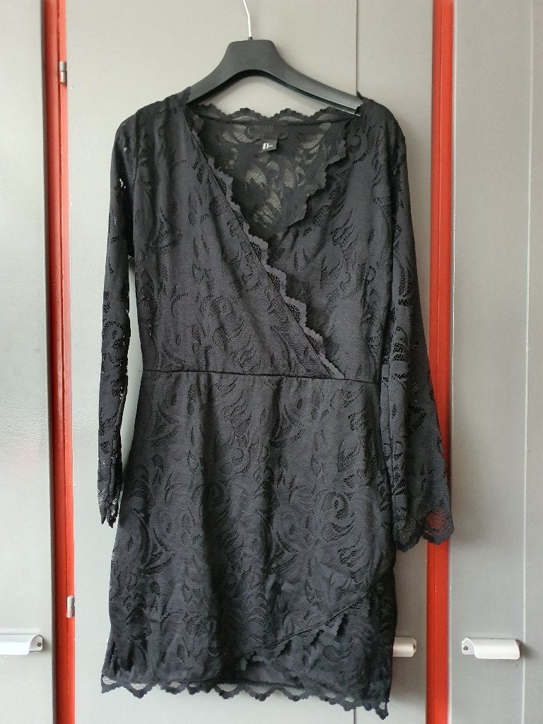 H&M Zwarte Kant Jurk M – Elegant Model, Ophalen of Verzenden, Zo goed als nieuw, Maat 38/40 (M), Zwart