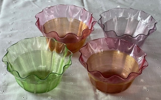 4 ANT. DRAADGLAS VINGERKOMMEN/DESSERTKOMMEN CARNIVAL GLASS, Verzenden
