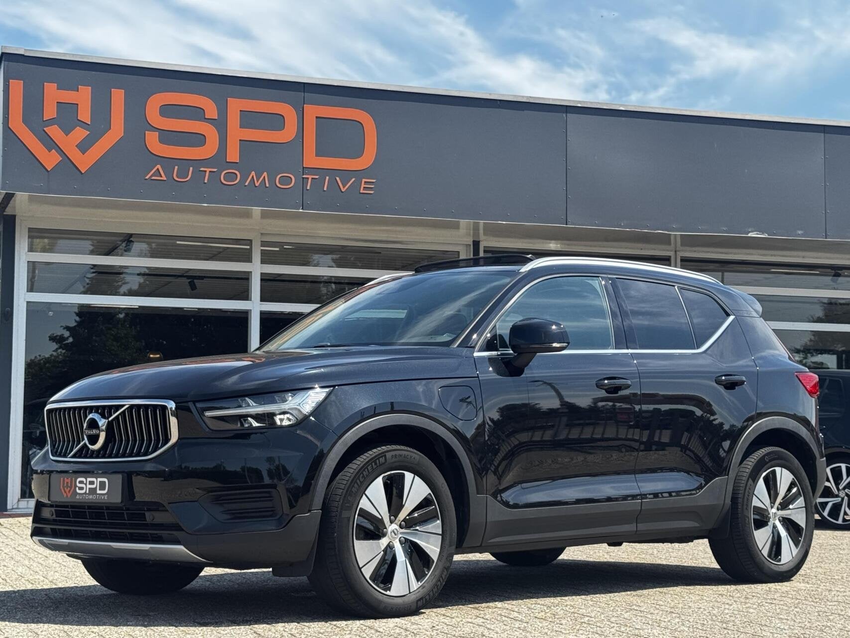 Volvo XC40 1.5 T4 Recharge Inscription|211PK|Pano|Leer|Carpl, Auto's, Volvo, Zwart, Bedrijf, Adaptive Cruise Control, Hybride Elektrisch/Benzine