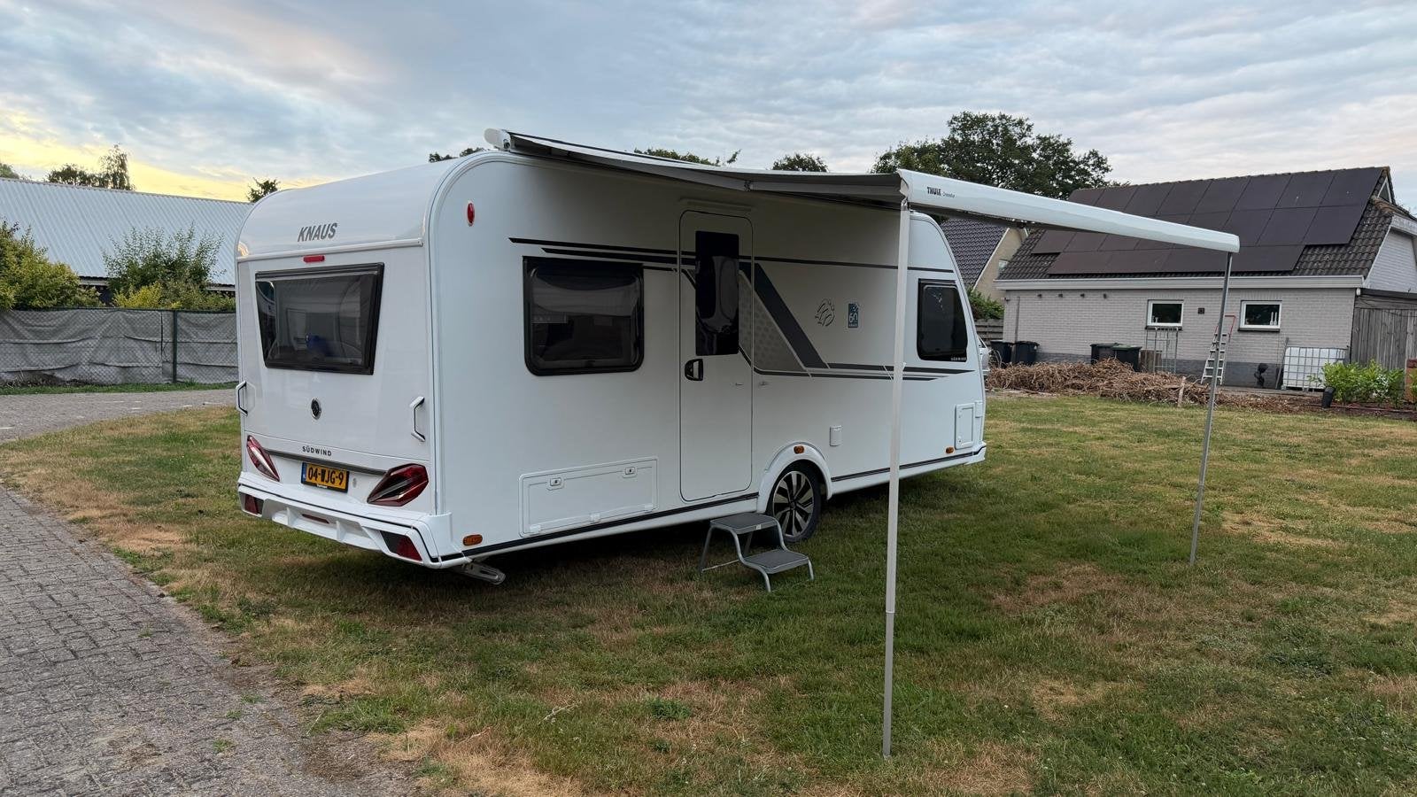 Knaus sudwind W01 60 jahre 60 jahre mover, airco, luifel, ga, Vast bed, Kruizemunt 22
7892AB  KLAZIENAVEEN, NL, Rondzit, Autobedrijf van Veggel
