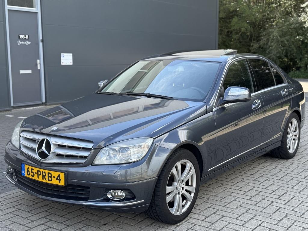 Mercedes-Benz C300 Automaat | Dakje | LEDER | XENON | AIRCO, Auto's, Mercedes-Benz, Gebruikt, Zwart, Parkeersensor, 2996 cc