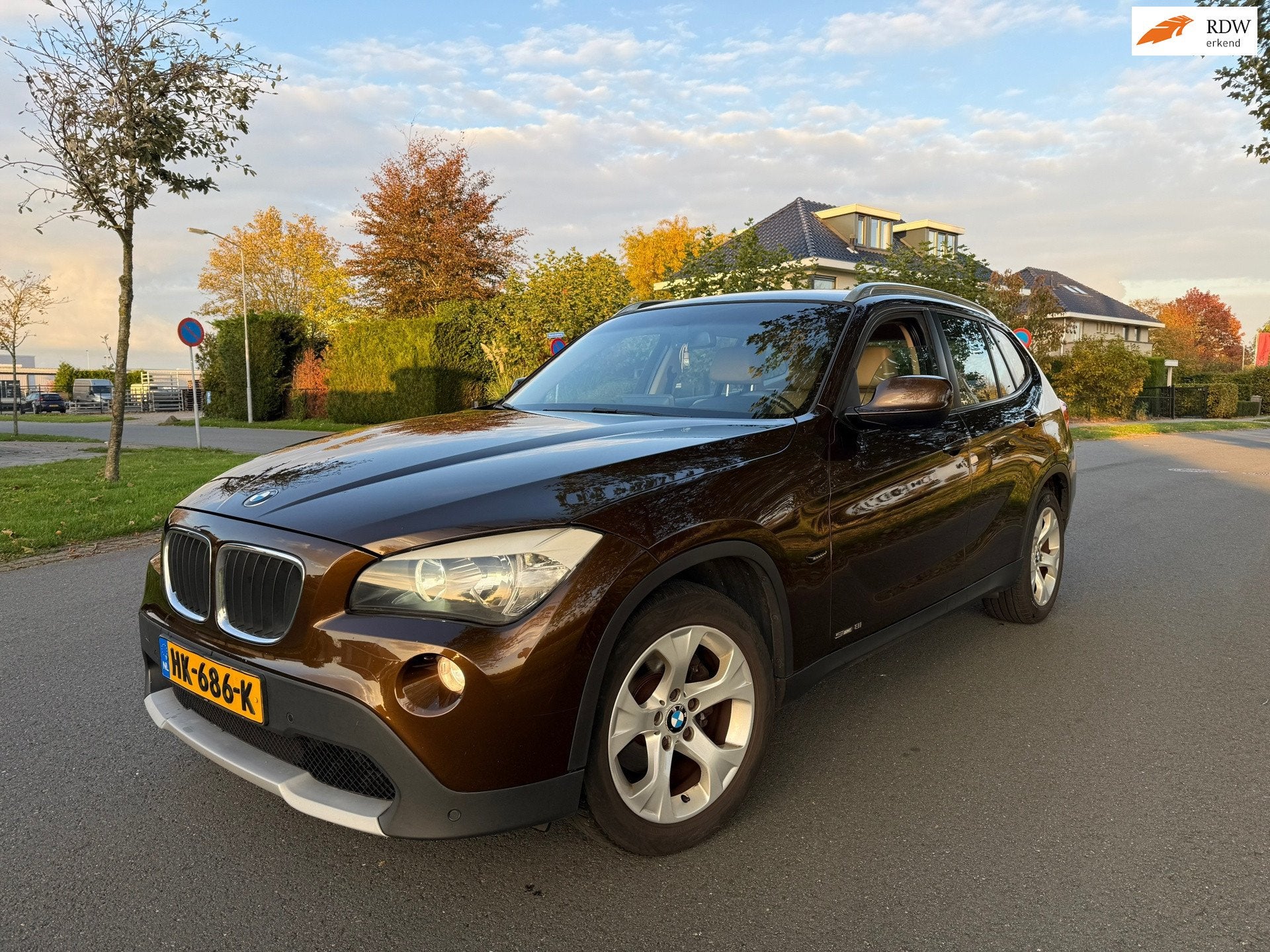BMW X1 SDrive18i NAVI/LEER/CLIMA/AUT., Euro 5, Achterwielaandrijving, Beige, 4 cilinders