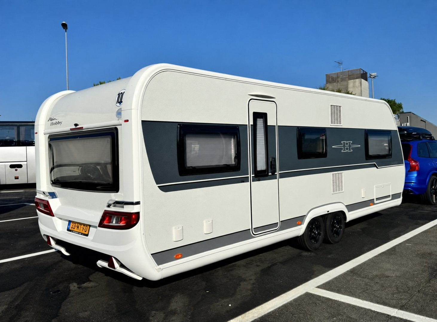 Hobby 650 UMFe 2019 met Airco en stapelbed, Caravans en Kamperen, Rondzit, Hobby, Kachel, Particulier