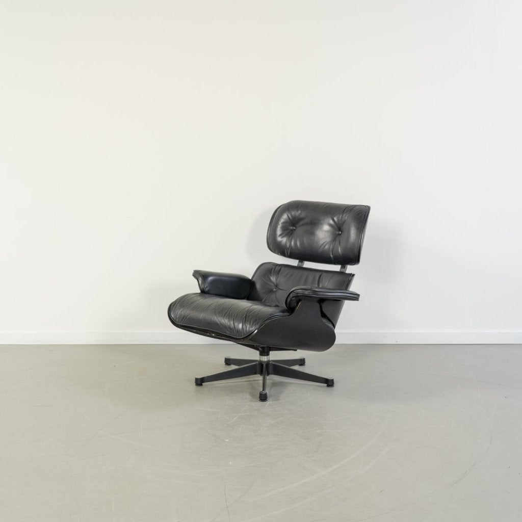 Vitra Lounge Chair Nero Leer/Essenhout Klassiek, Huis en Inrichting, Fauteuils, Niet ingevuld, Zo goed als nieuw, Niet ingevuld