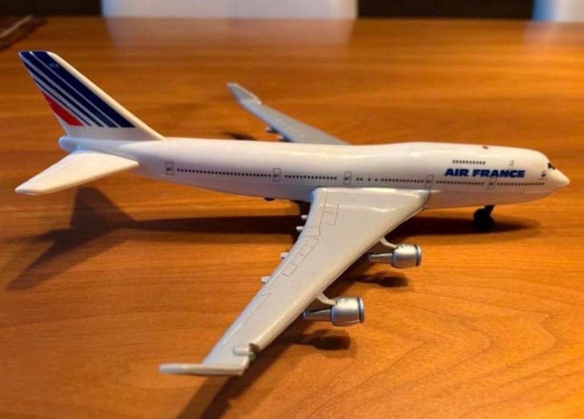 Air France Boeing 747 modelvliegtuig met geluid, Ophalen of Verzenden, Zo goed als nieuw, Schaalmodel