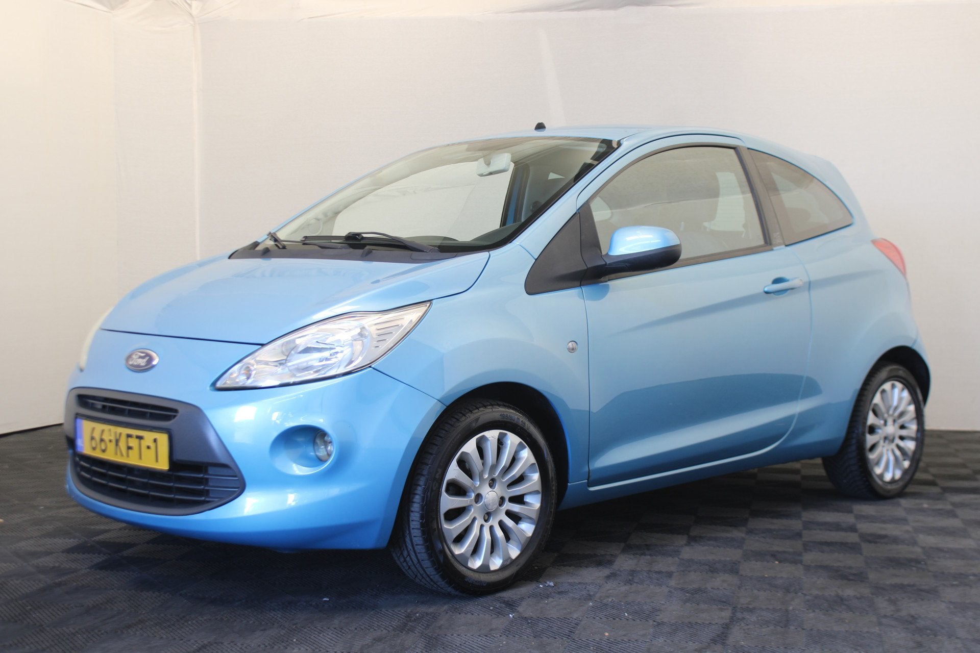 Ford Ka 1.2 Titanium (bj 2009), Auto's, Voorwielaandrijving, Stof, Gebruikt, 4 cilinders