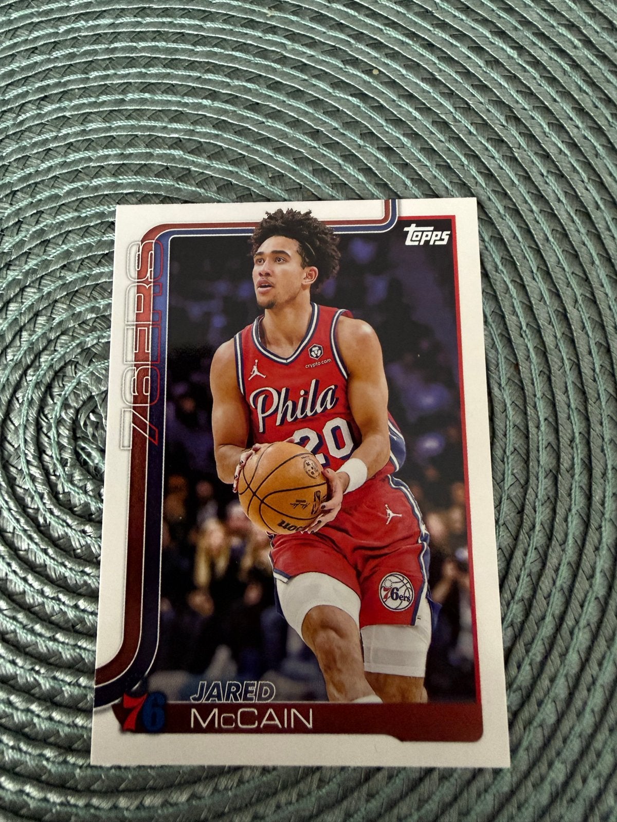 Jared McCain Topps Flagship Rookie Kaart Philadelphia 76ers, Ophalen of Verzenden, Nieuw, Overige sporten, Spelerskaart