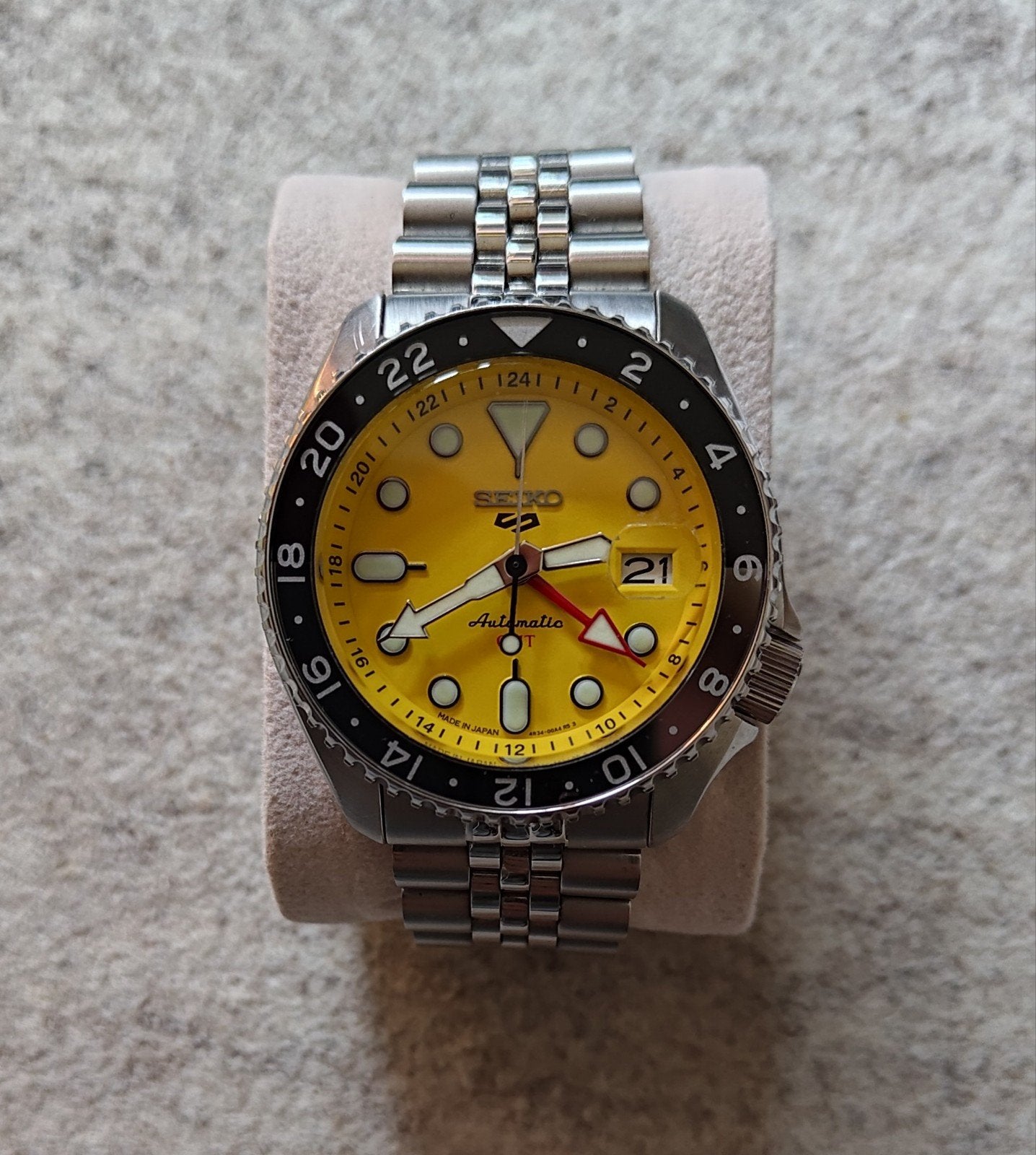 Seiko 5 Sports GMT, Staal, Polshorloge, Ophalen of Verzenden, Zo goed als nieuw