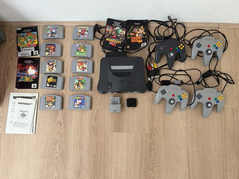 Nintendo 64 Console met 4 Controllers en 10 Games, Ophalen, Gebruikt, Met 3 controllers of meer, Met games
