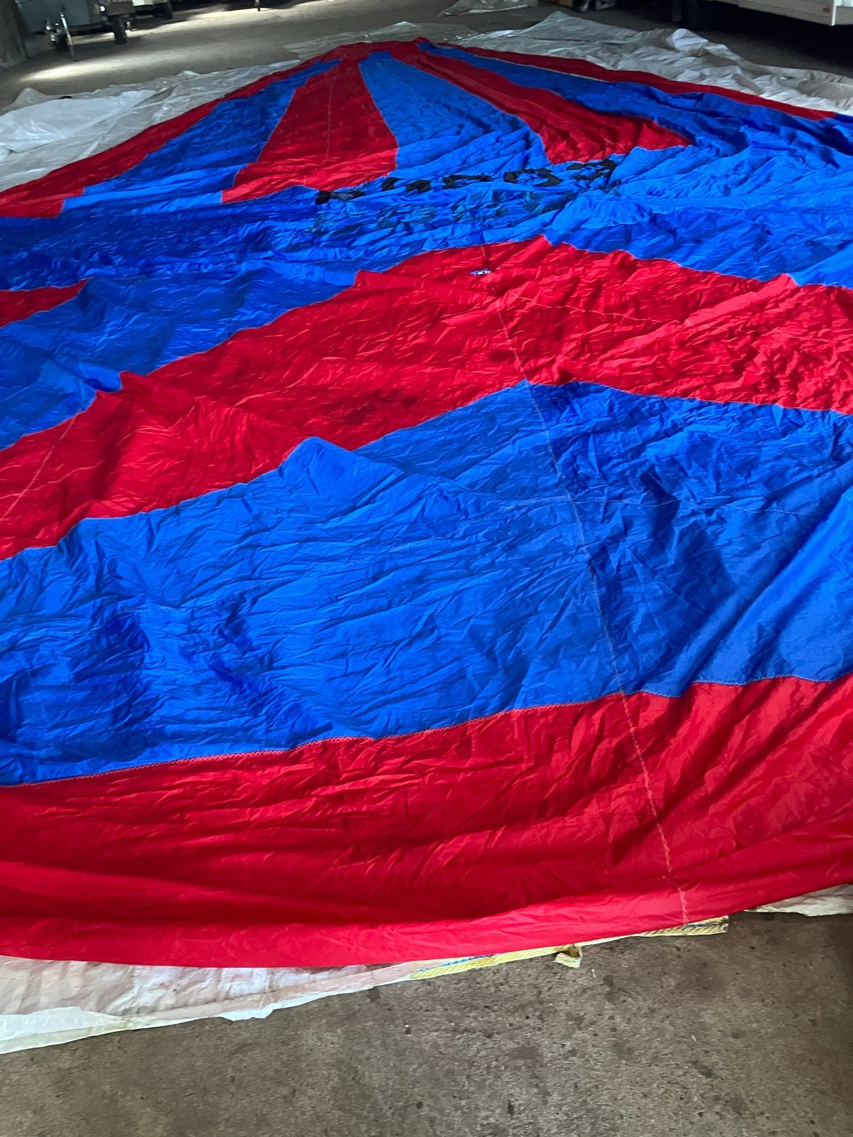 Spinnaker Hood 2.2 oz AFM 13,60 x 6,40 - Nagenoeg Ongebruikt, Watersport en Boten, Zeilen en Zeiltoebehoren, Ophalen, 6 meter of meer