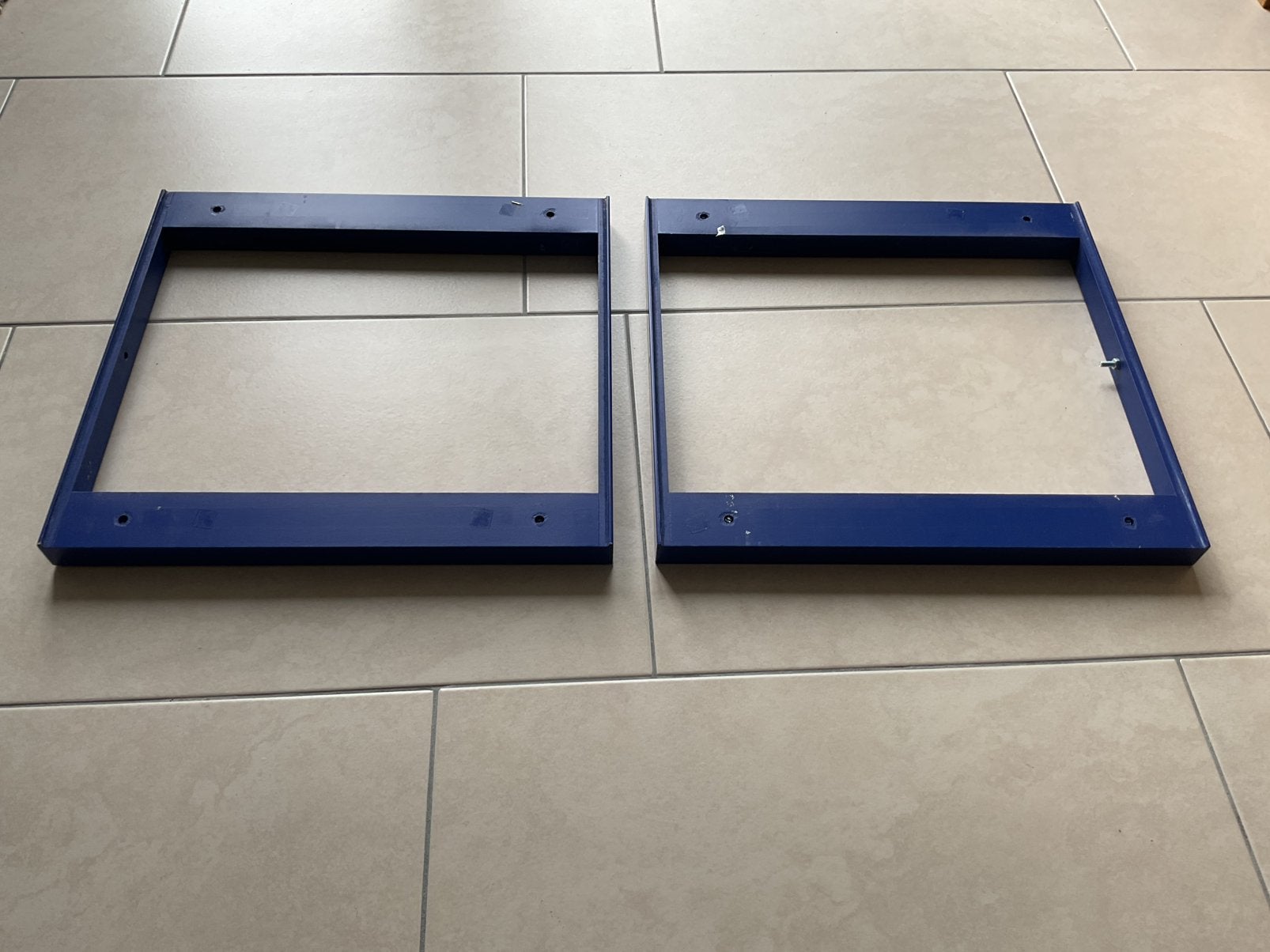 Montana, twee plinten voor Montana kastjes, Ophalen, Gebruikt