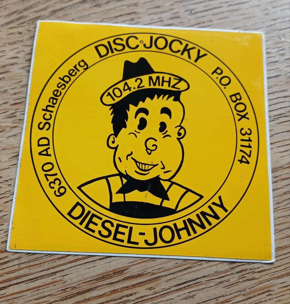 Sticker radio piraat zendamateur DJ Diesel Johnny SCHAESBERG, Verzamelen, Ophalen of Verzenden, Zo goed als nieuw