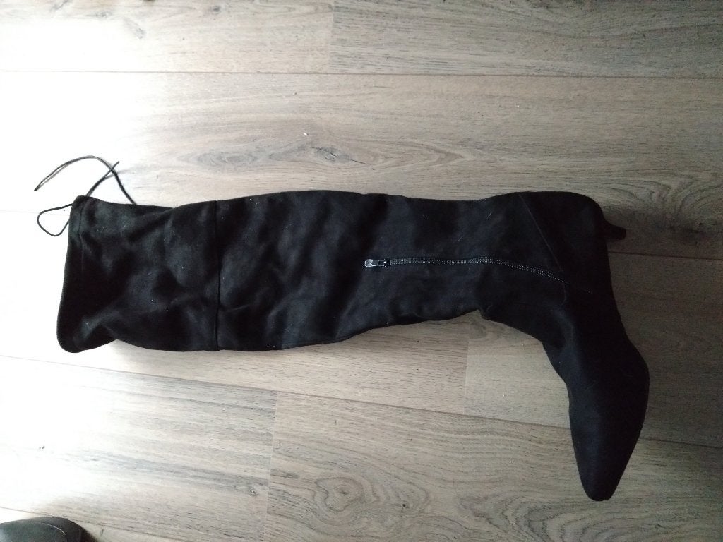 laarzen mt 44/45 suede tot over de knie, Hoge laarzen, Verzenden, Zwart, Zo goed als nieuw