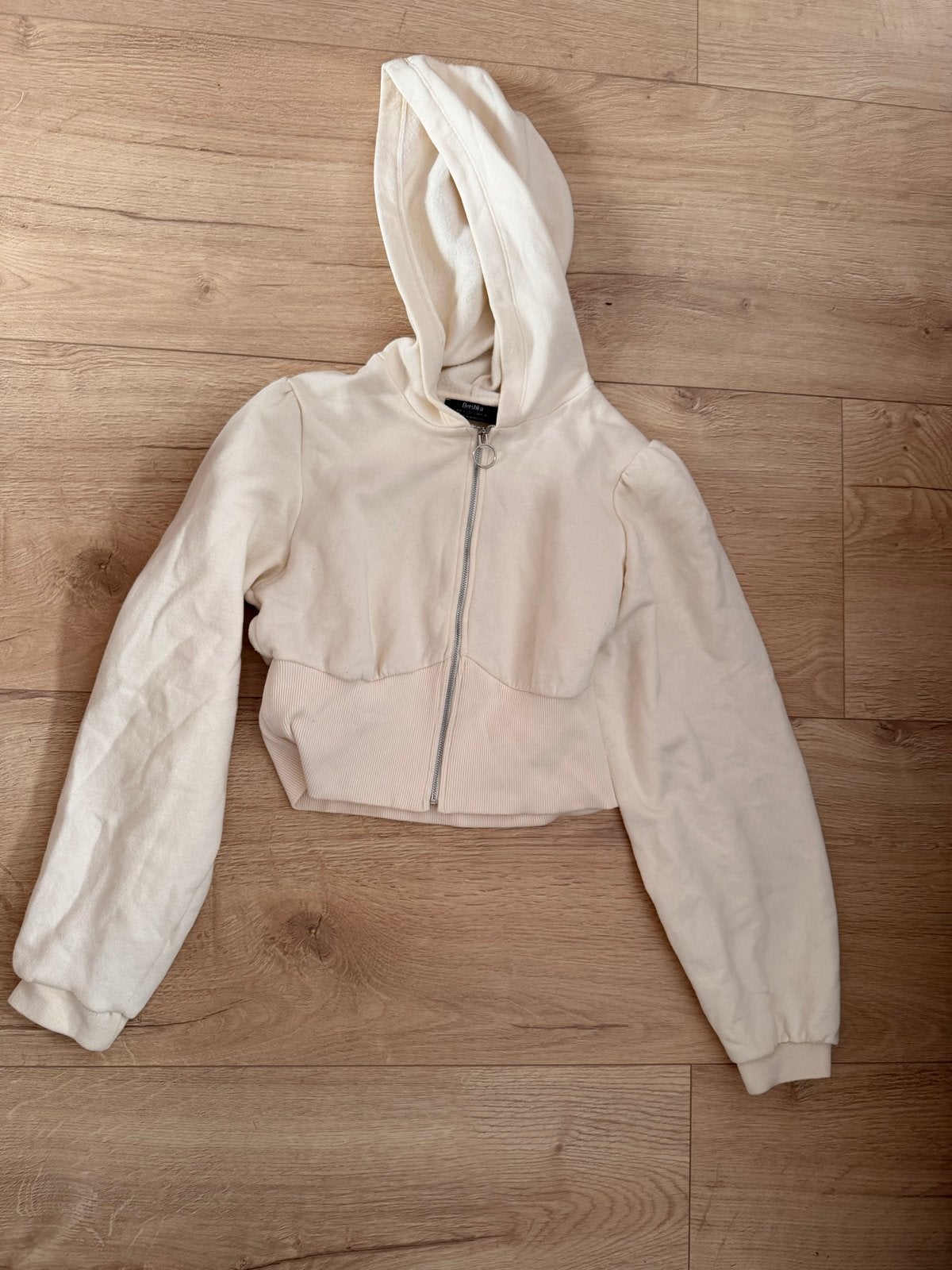 Bershka Crèmekleurige Cropped Hoodie maat L, Verzenden, Zo goed als nieuw, Maat 42/44 (L), Beige